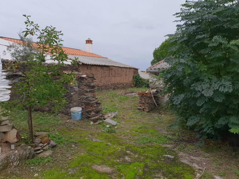 شقة Casa Tipica Extremena Cheles المظهر الخارجي الصورة
